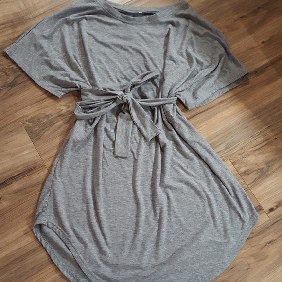 SOLD Grey Dress w/ Belt - Picture 3 of 3